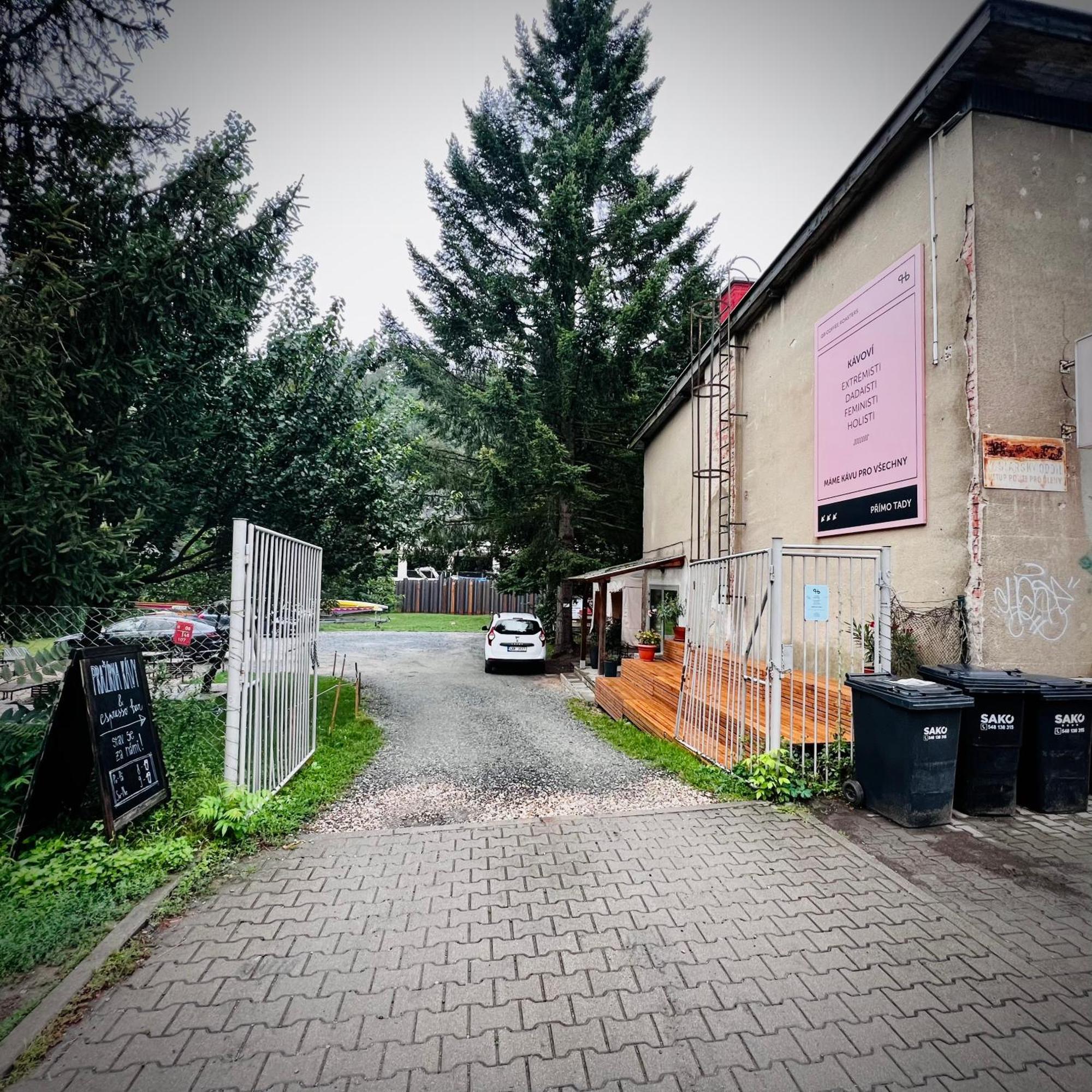 Tiny House Baraczek Brno-Jundrov, Ulice Veslarska Apartman Kültér fotó